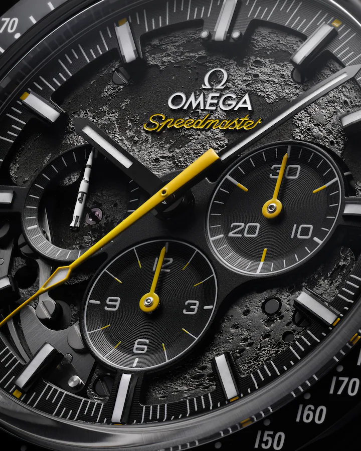 SPEEDMASTE﻿R ダーク サイド オブ ザ ムー﻿ン